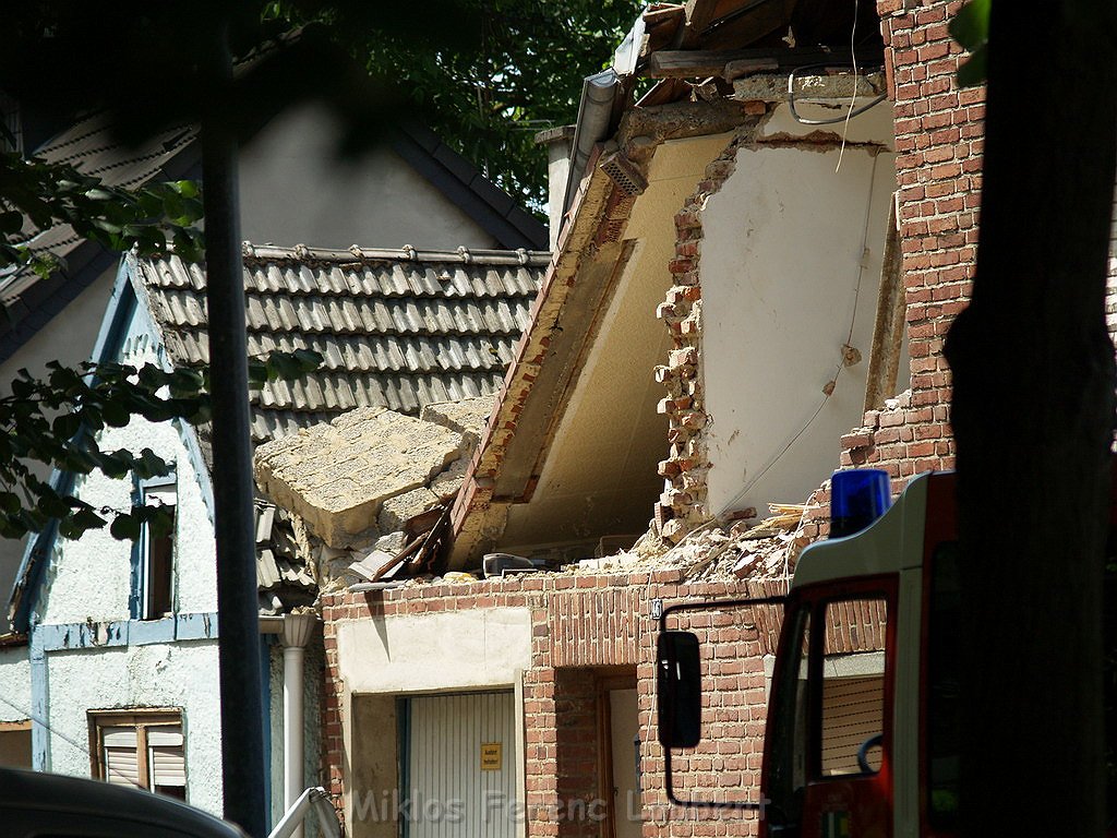 Detonation im Haus Erftstadt Dirmertsheim Brueckenstr P622.JPG